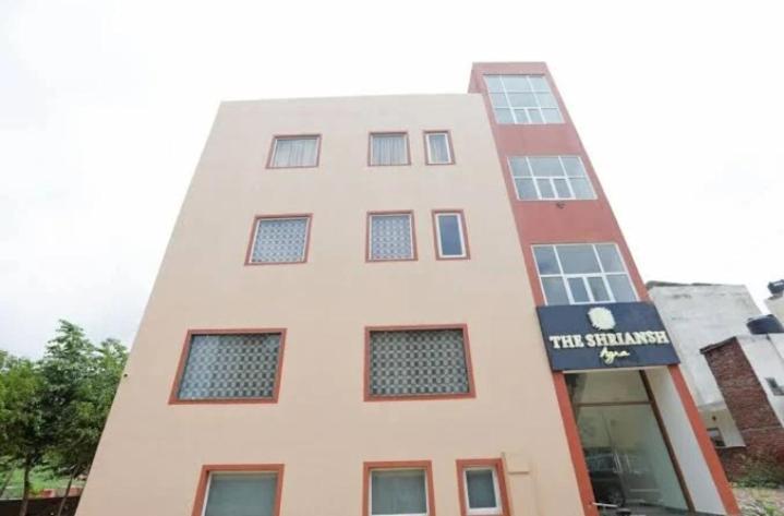 אגרה Hotel Shriansh מראה חיצוני תמונה