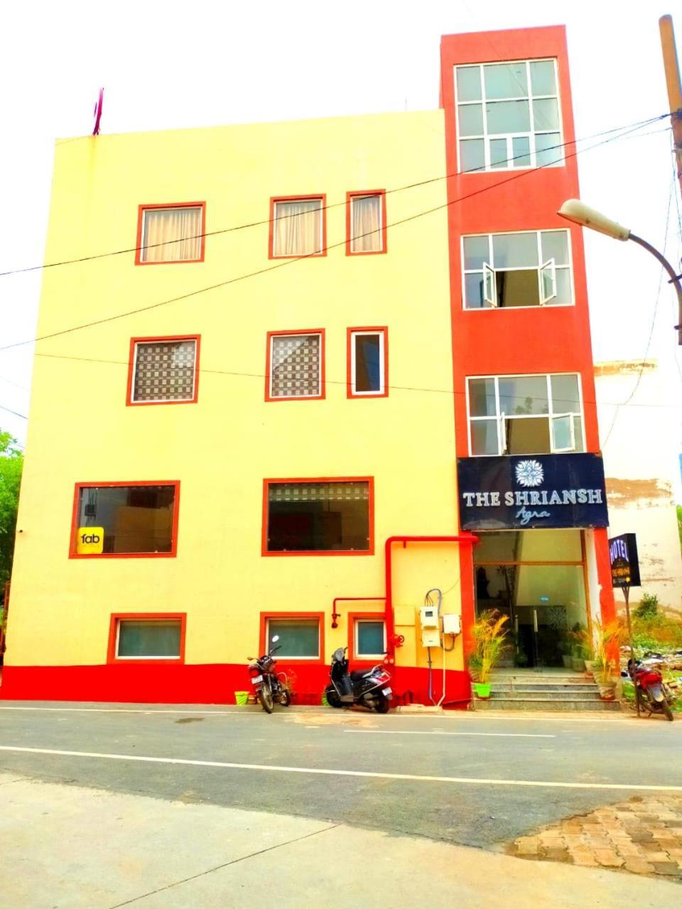 אגרה Hotel Shriansh מראה חיצוני תמונה